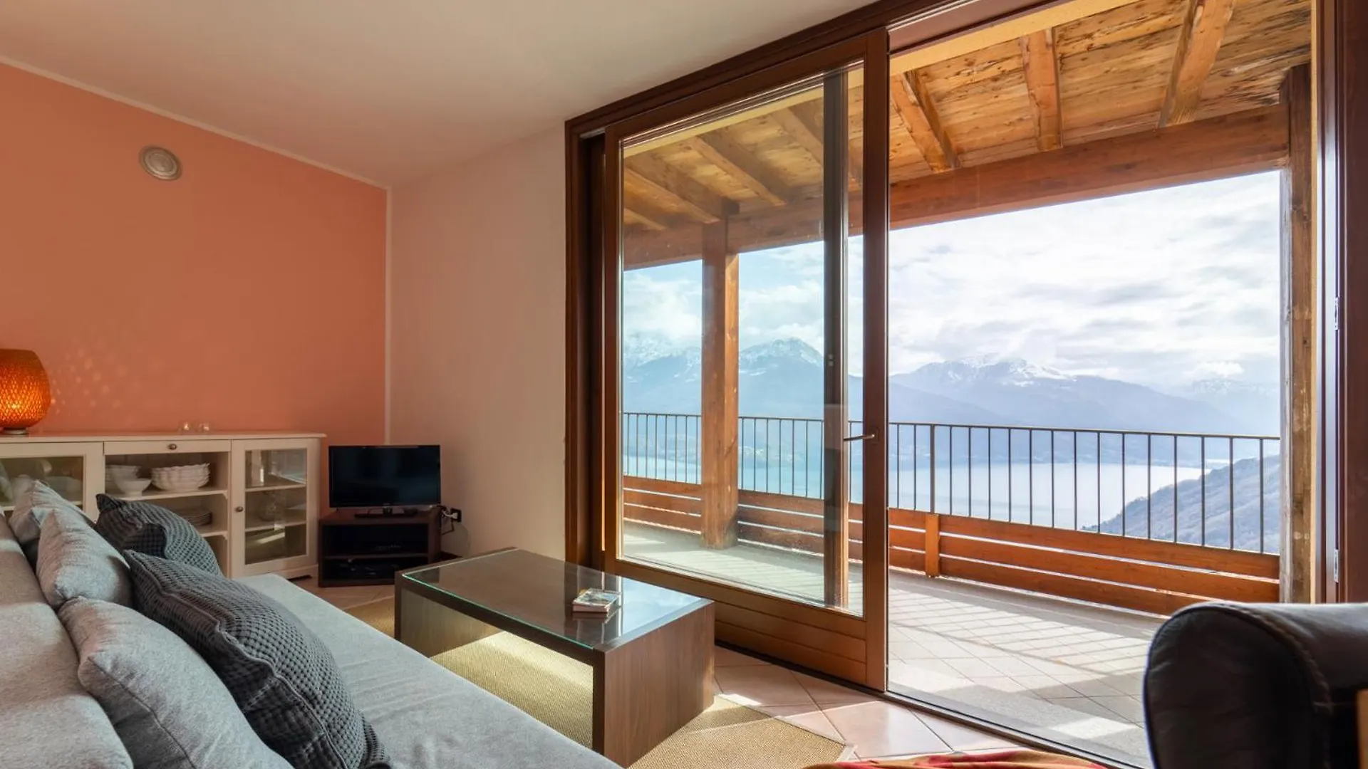 Willow Apartment With Lakeview By Wonderful Italy Gravedona