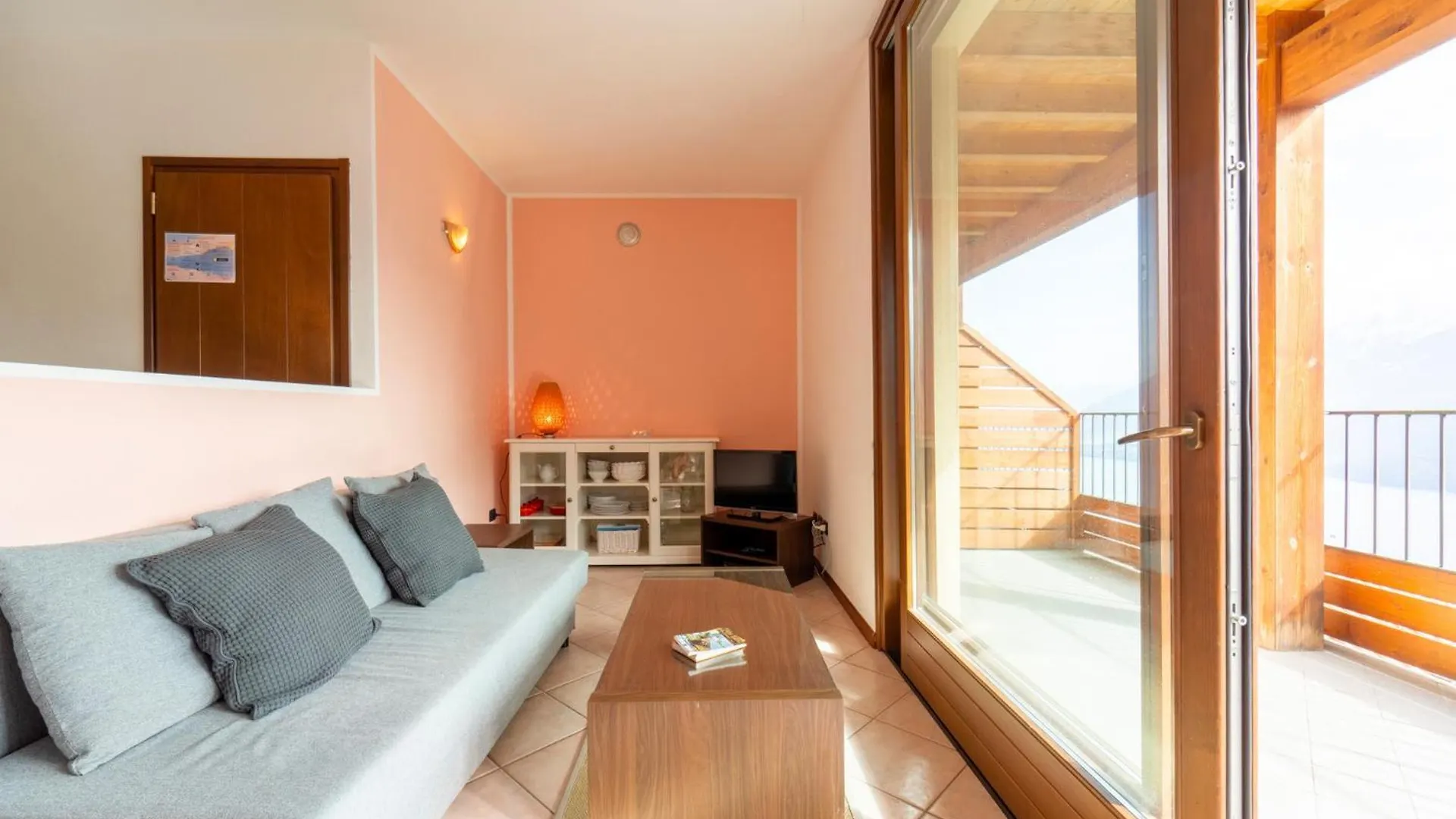 Willow Apartment With Lakeview By Wonderful Italy Gravedona 0*,