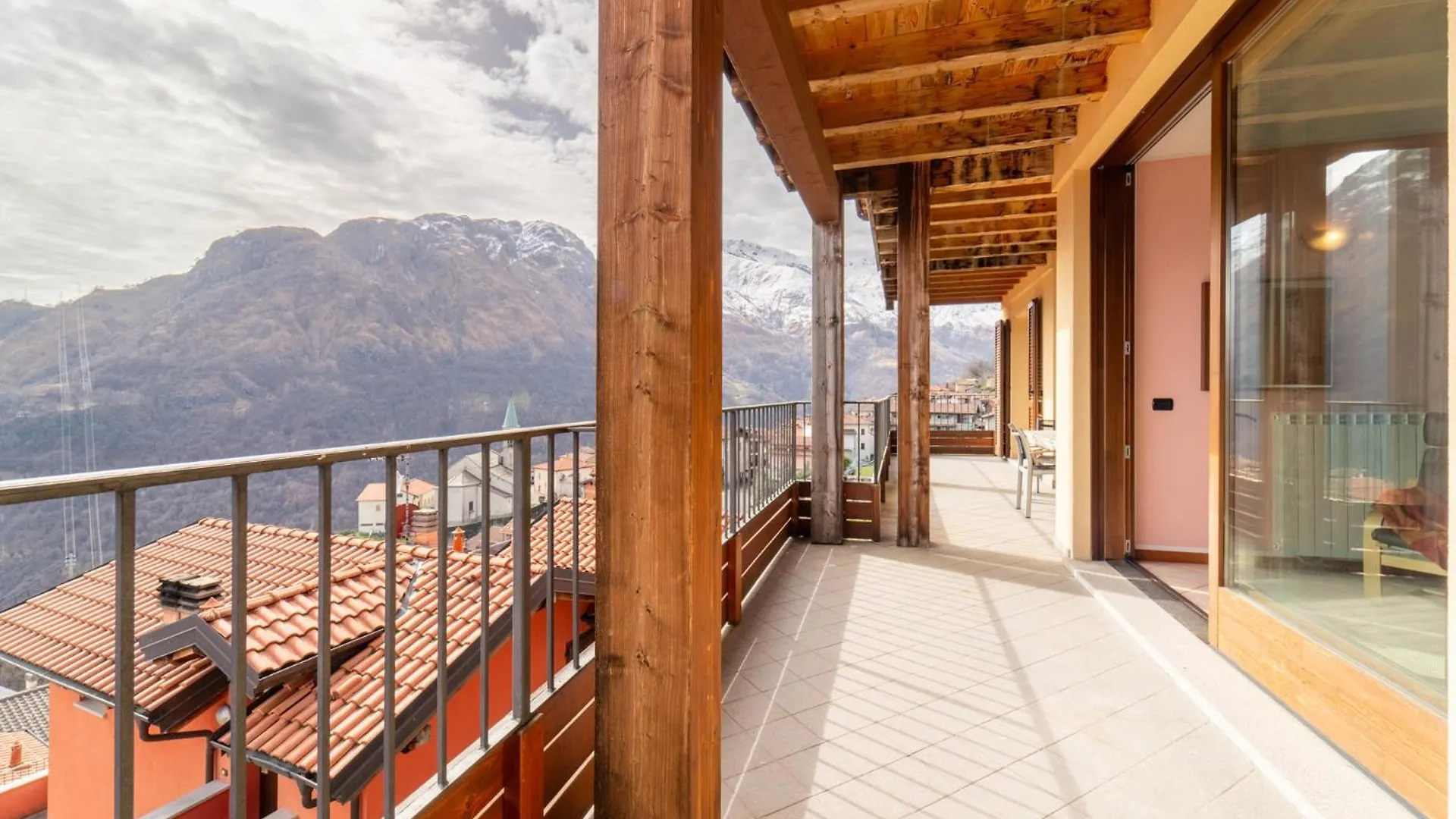 Willow Apartment With Lakeview By Wonderful Italy Gravedona Italien