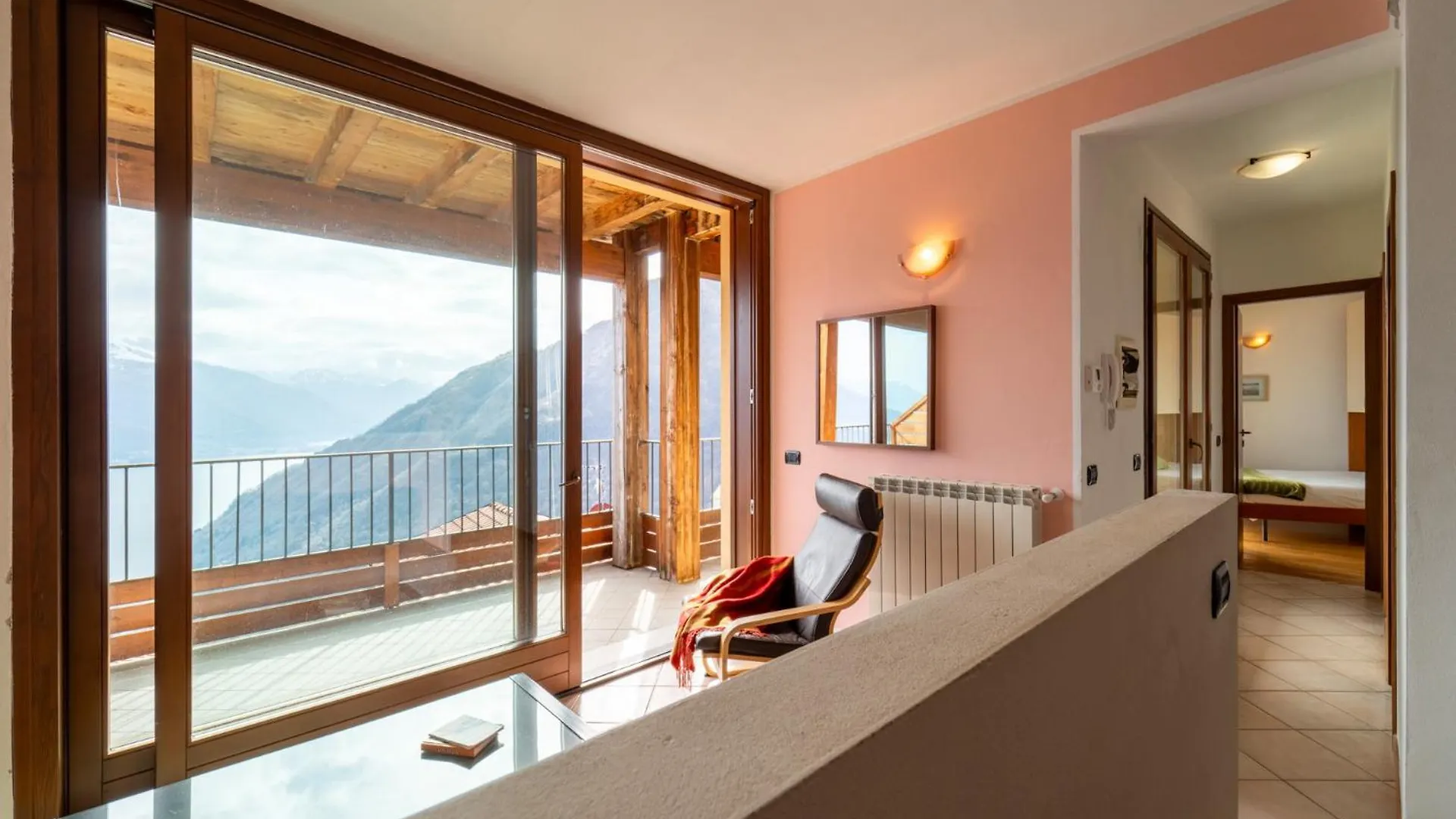 Willow Apartment With Lakeview By Wonderful Italy Gravedona Italien