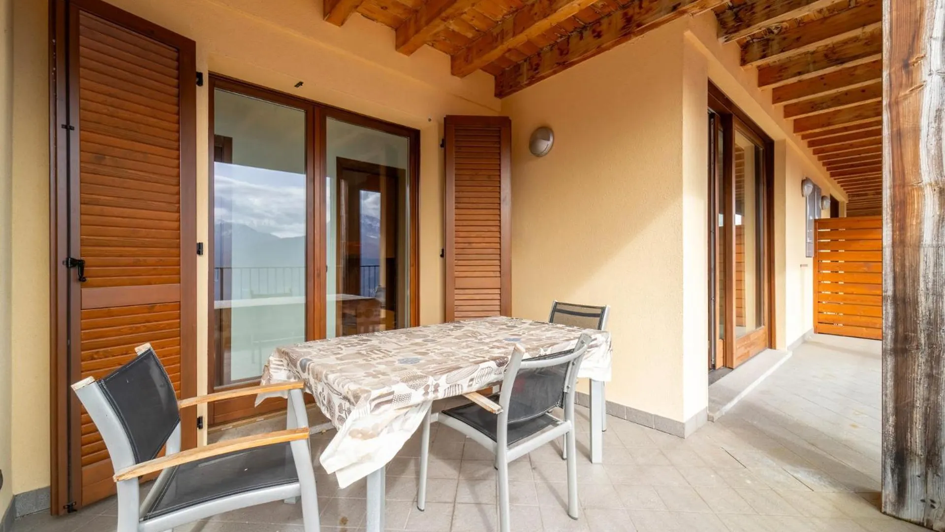 Willow Apartment With Lakeview By Wonderful Italy Gravedona